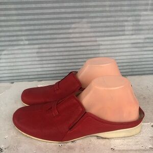 Via Spiga Women’s Red Leather slip-on flat or loafer, made in ltaly Shoes Sz 10